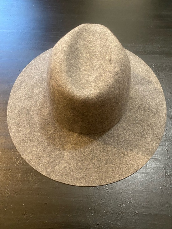NWOT Gigi Pip: Wool hat & vegan leather band main image 15